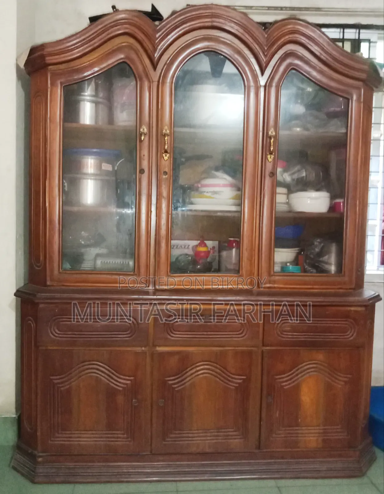 Teak Wood Showcase / Wooden Showcase