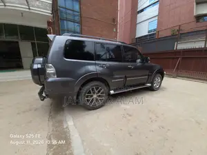Mitsubishi Pajero 2018 Gray