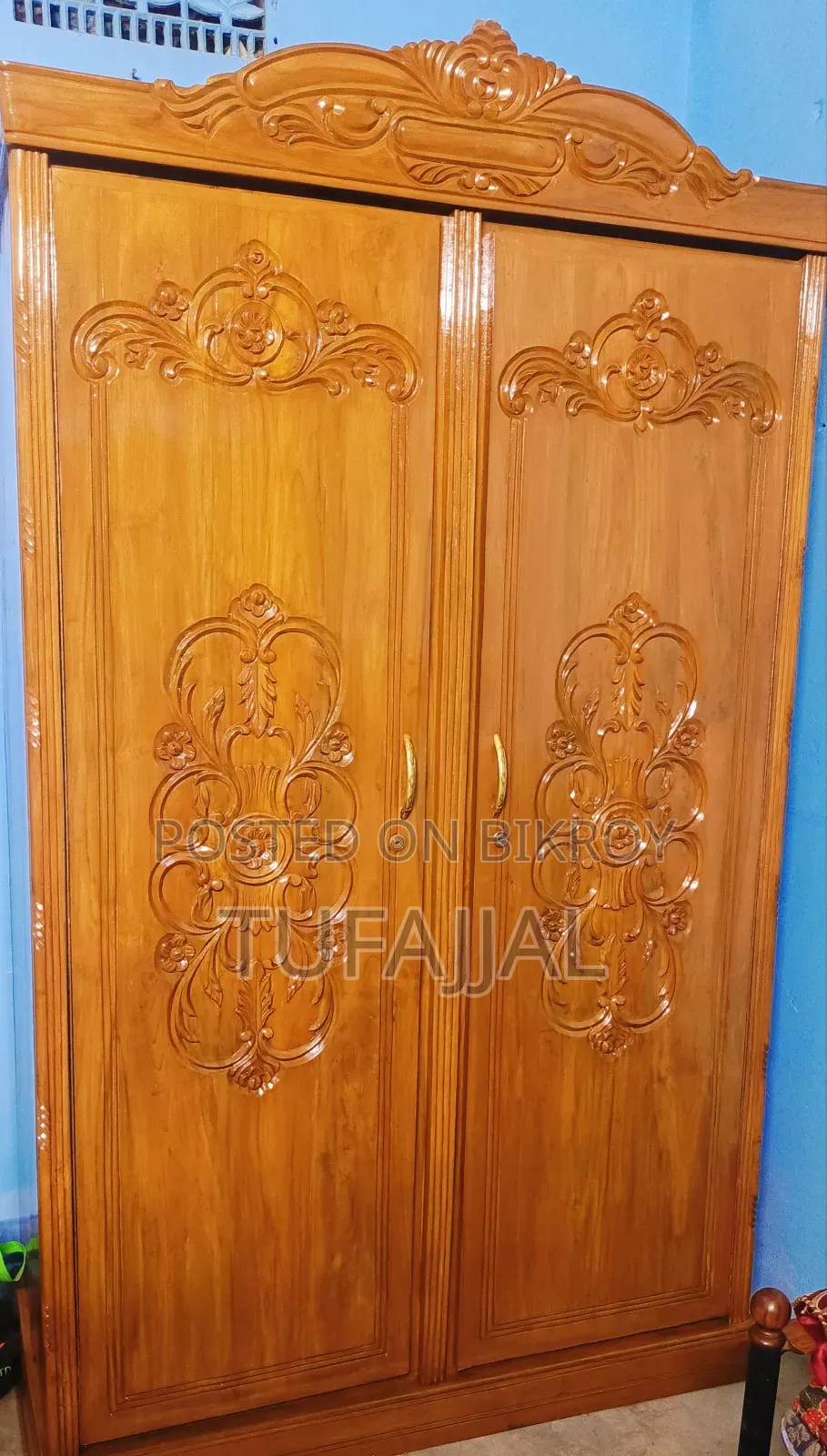 Segun Wood Almirah