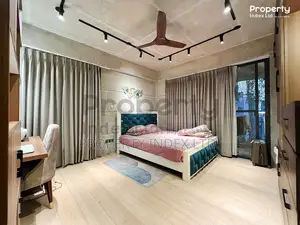 বসুন্ধরায় সেলফ ডেভেলপার-এর আসবাবপত্রসহ ৩-বেডরুমের অ্যাপার্টমেন্ট বিক্রয়