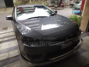মিতসুবিশি ল্যান্সার ২০১৬ গ্রে