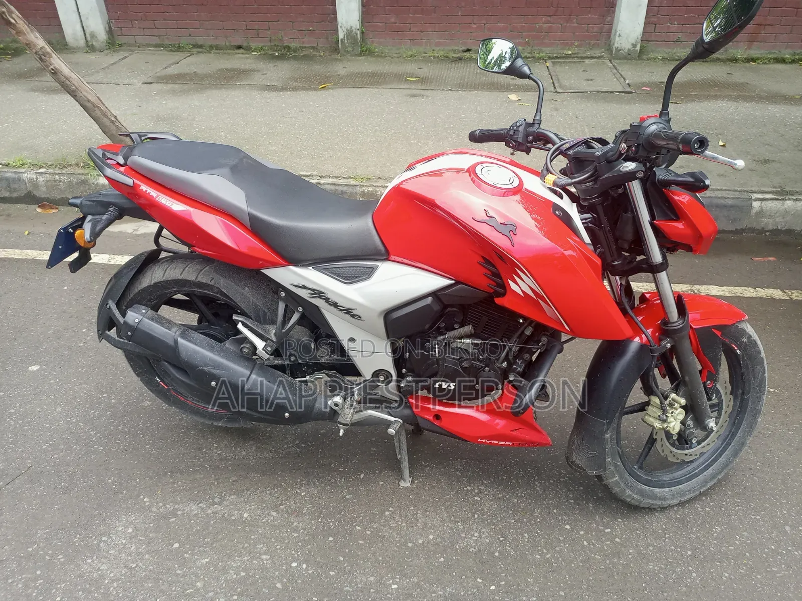 TVS Apache RTR 160 4V 2022 Red