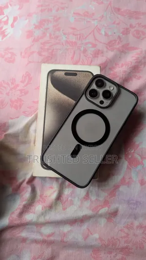 অ্যাপল আইফোন ১৫ প্রো ম্যাক্স ২৫৬ জিবি হোয়াইট