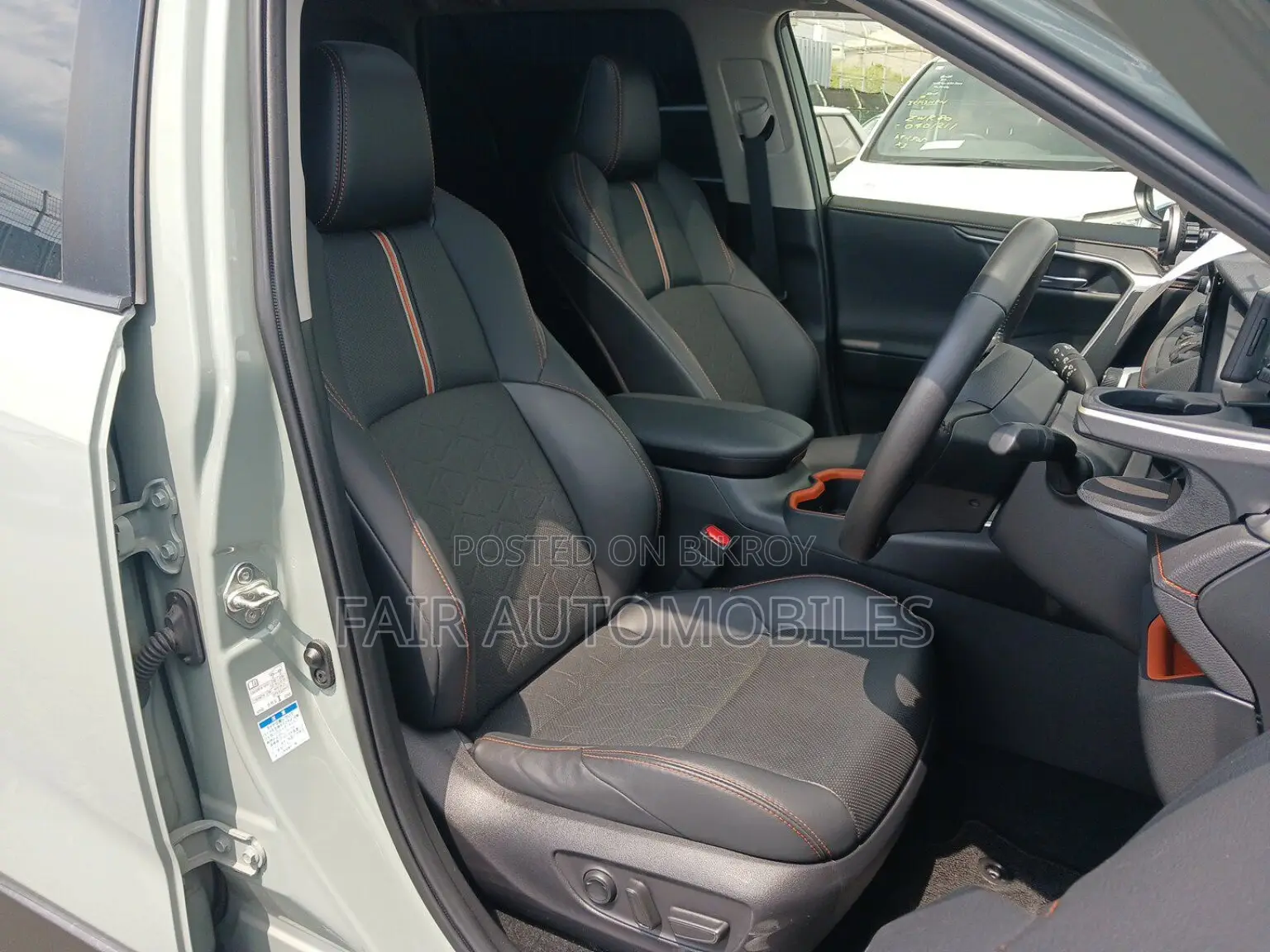 Toyota RAV4 2022 Green
