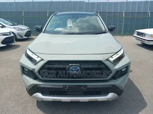 Toyota RAV4 2022 Green