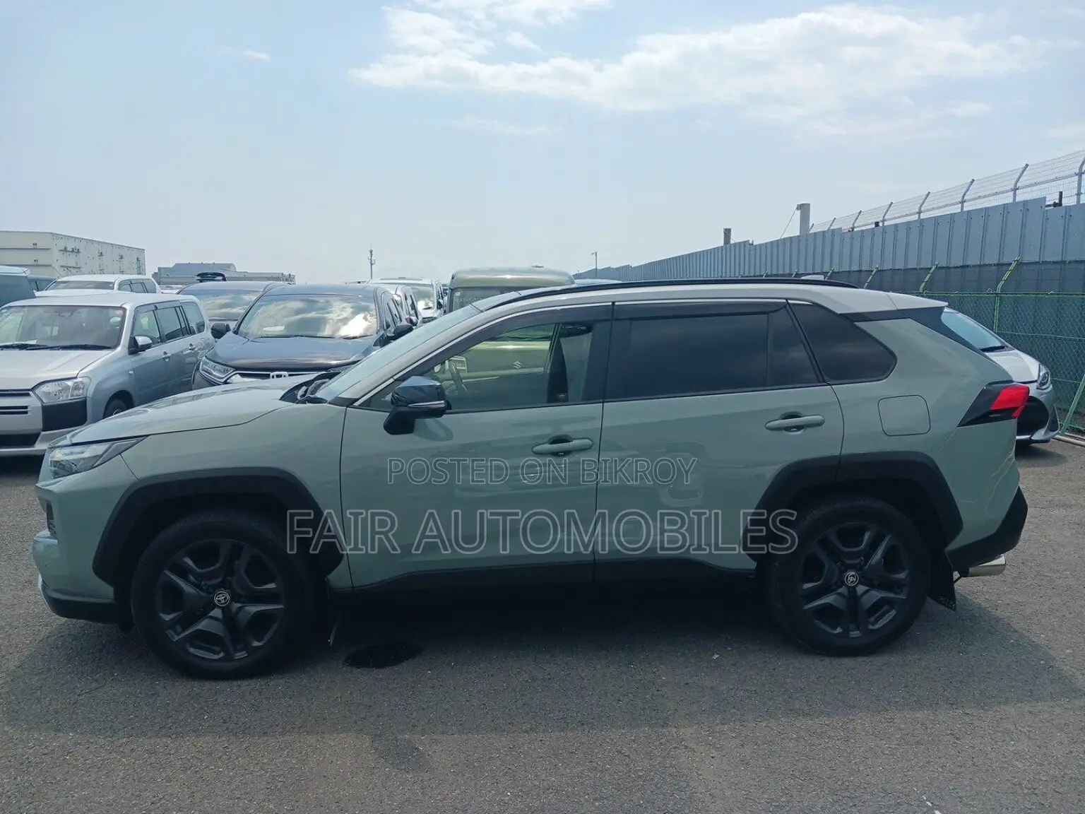 Toyota RAV4 2022 Green