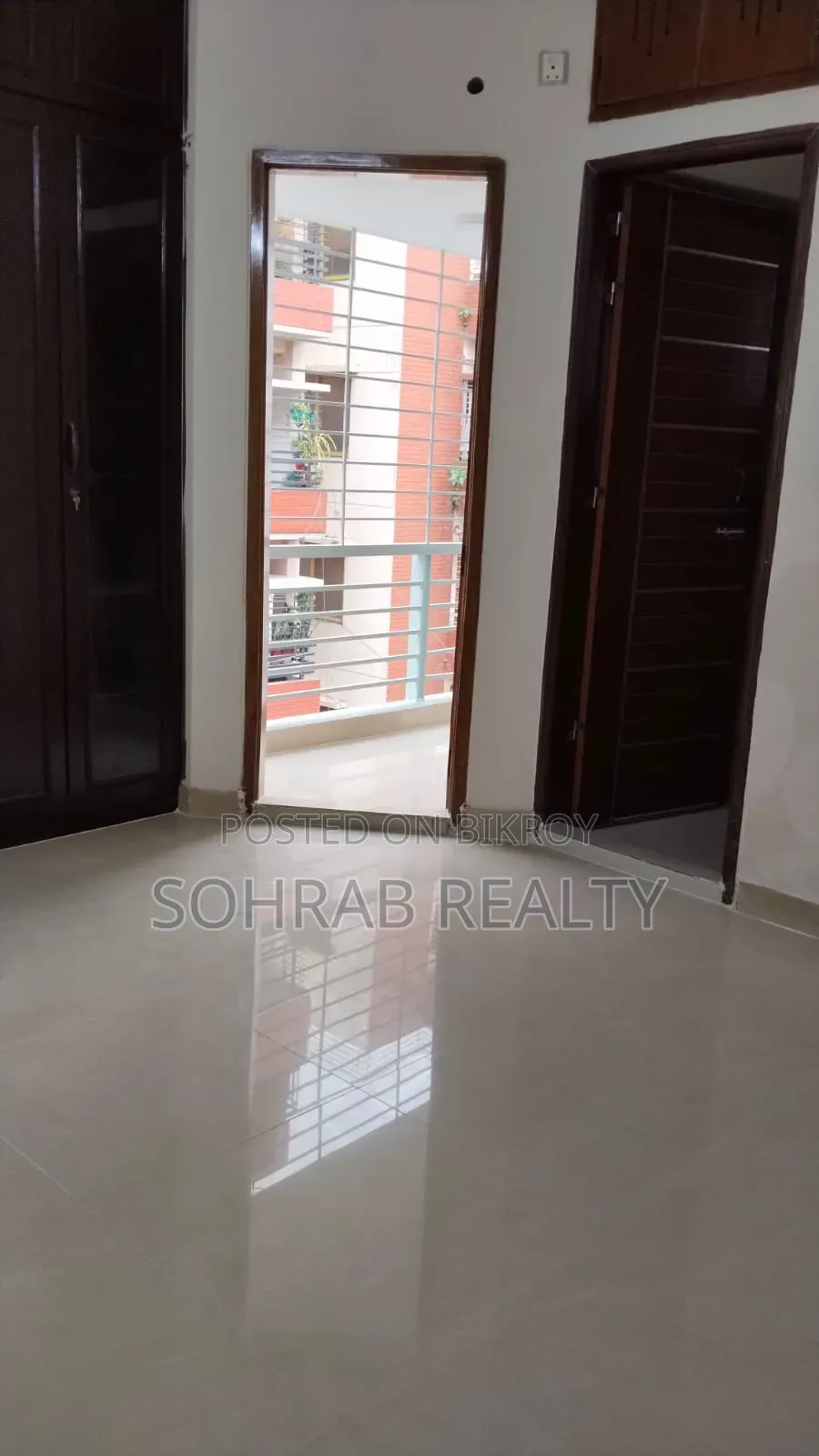 উত্তরায় সোহরাব রিয়্যালটিতে ৩ বেডরুমের ফার্নিশড অ্যাপার্টমেন্ট বিক্রয়ের জন্য