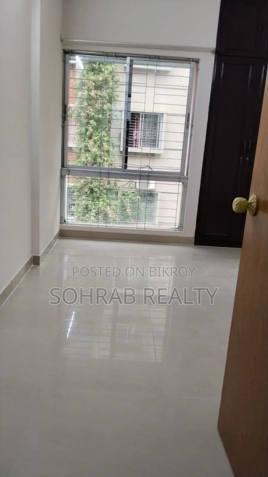 উত্তরায় সোহরাব রিয়্যালটিতে ৩ বেডরুমের ফার্নিশড অ্যাপার্টমেন্ট বিক্রয়ের জন্য