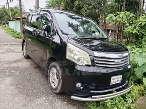 Toyota Noah 2010 Black