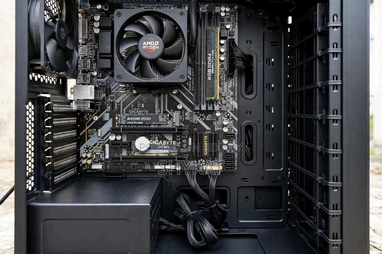 Desktop Computer Gigabyte 8GB AMD Ryzen 5 SSD 128GB