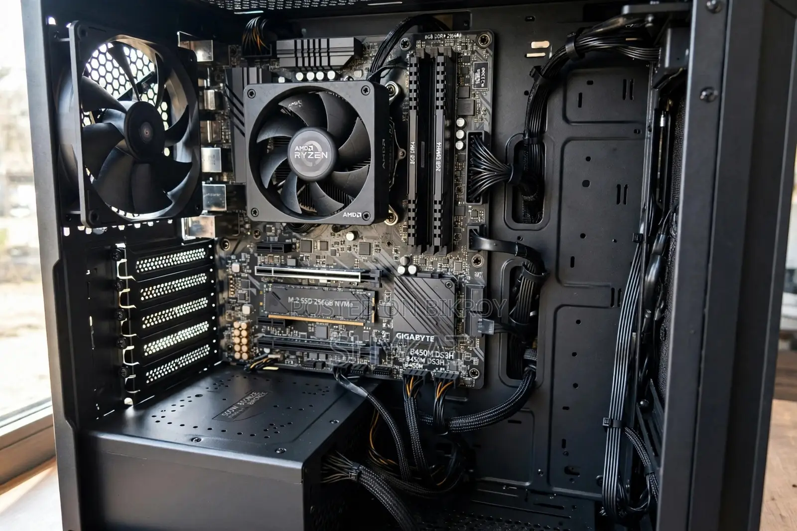 Desktop Computer Gigabyte 8GB AMD Ryzen 5 SSD 128GB