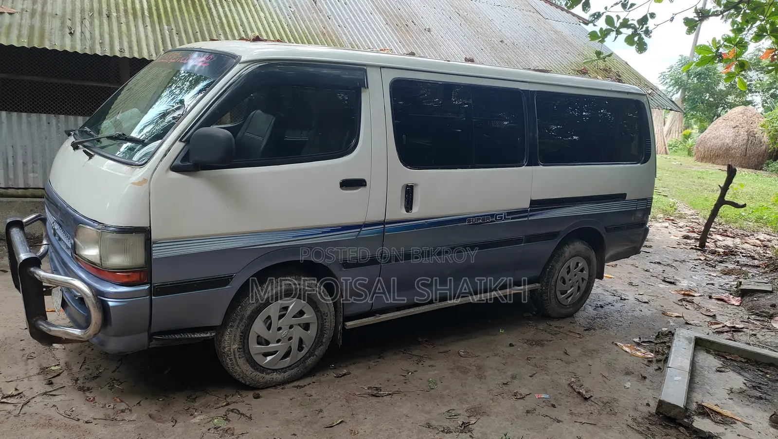 Microbuses 2003 White