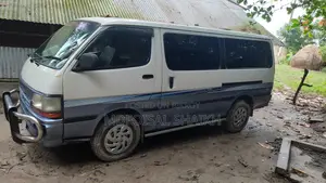 Microbuses 2003 White