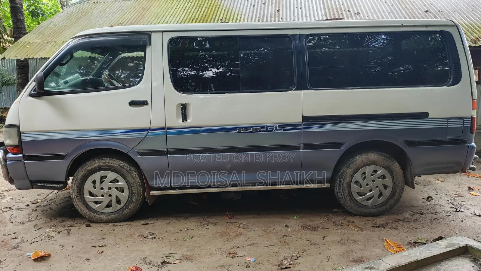 Microbuses 2003 White