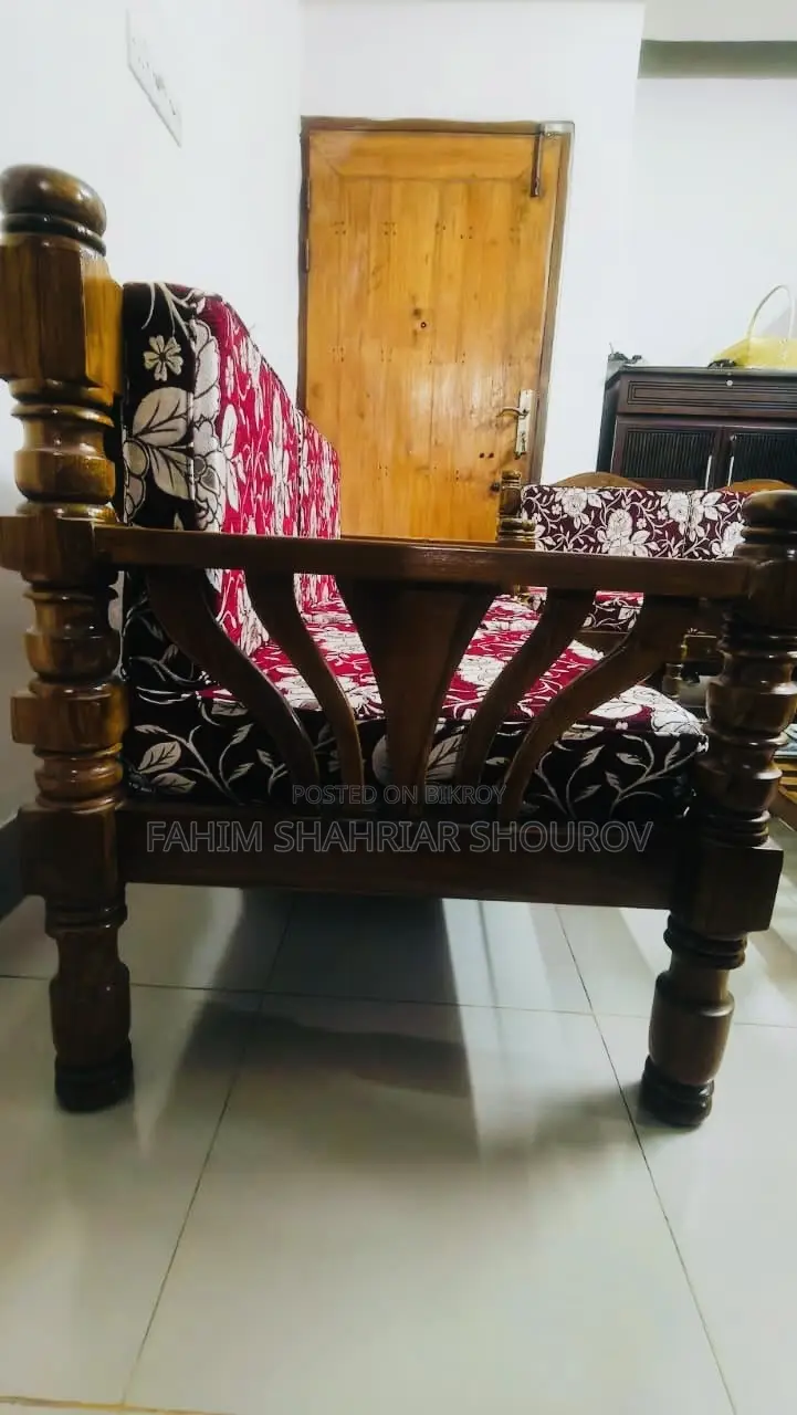 5-Seater Sofa Set With Center Table for Sale