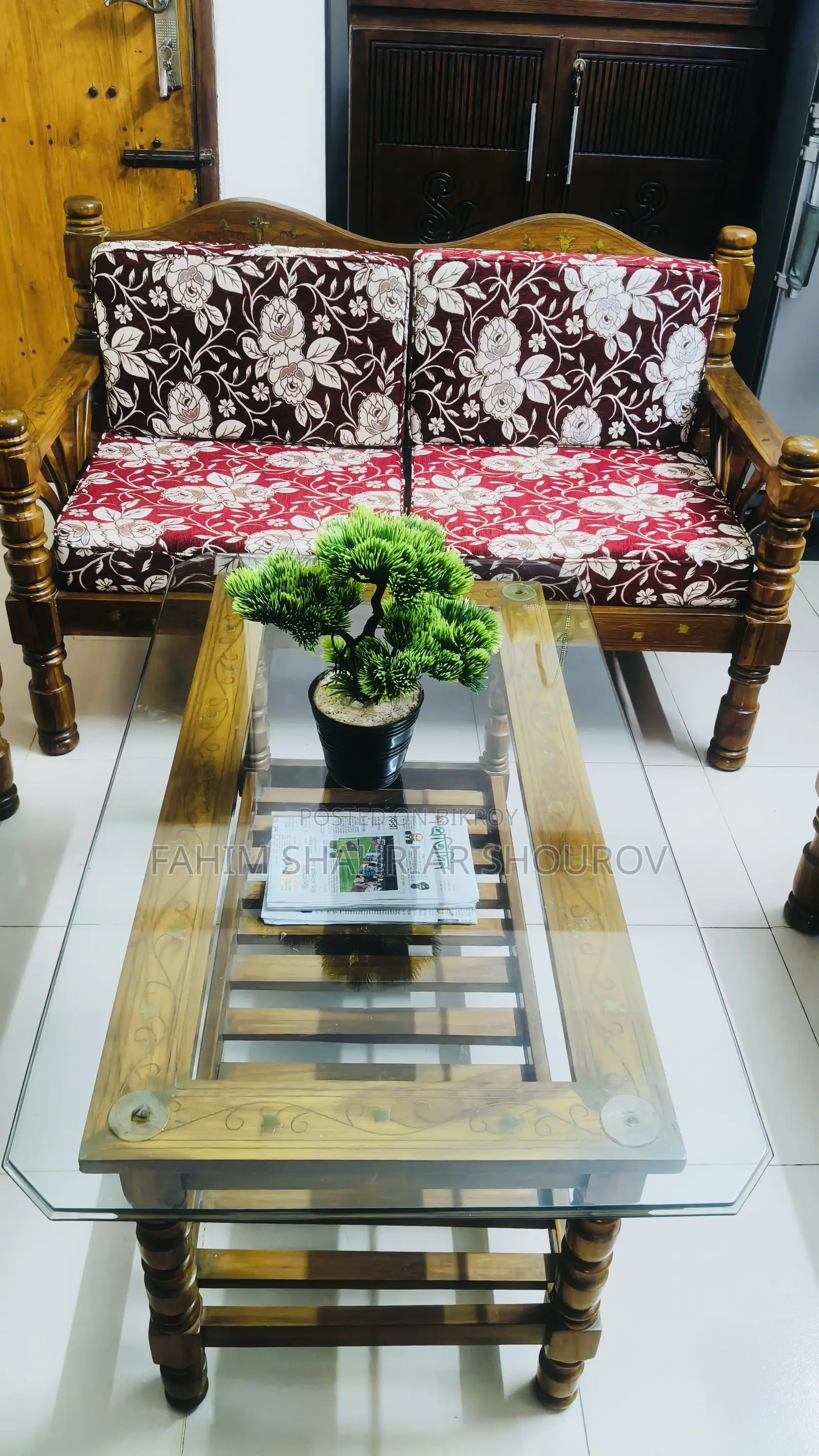 5-Seater Sofa Set With Center Table for Sale