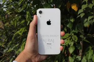 Apple iPhone XR 64 GB White