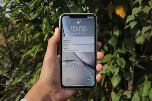 Apple iPhone XR 64 GB White