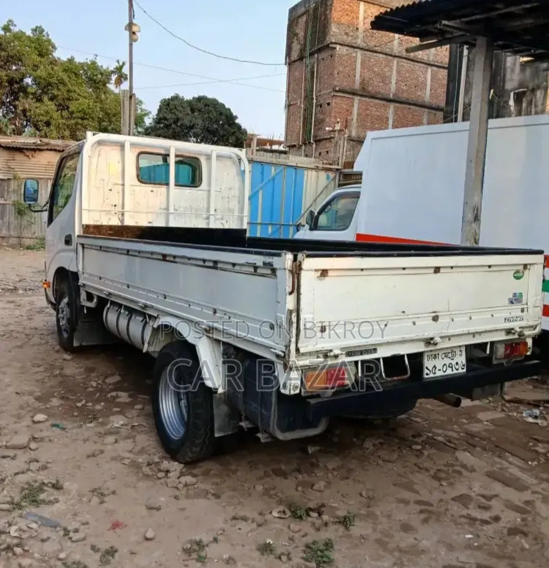 Toyota Dyna Pickup 2012
