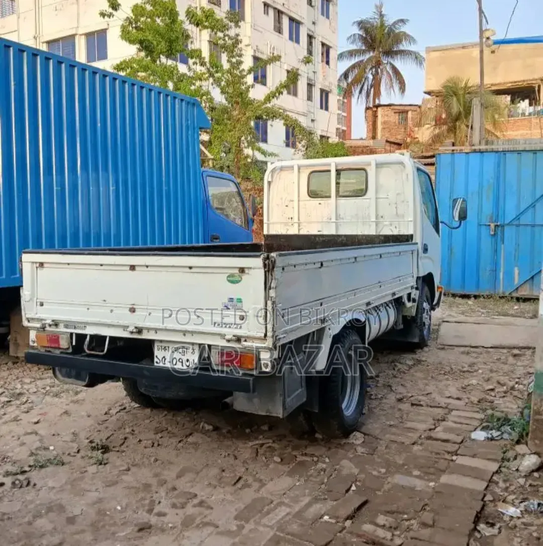 Toyota Dyna Pickup 2012