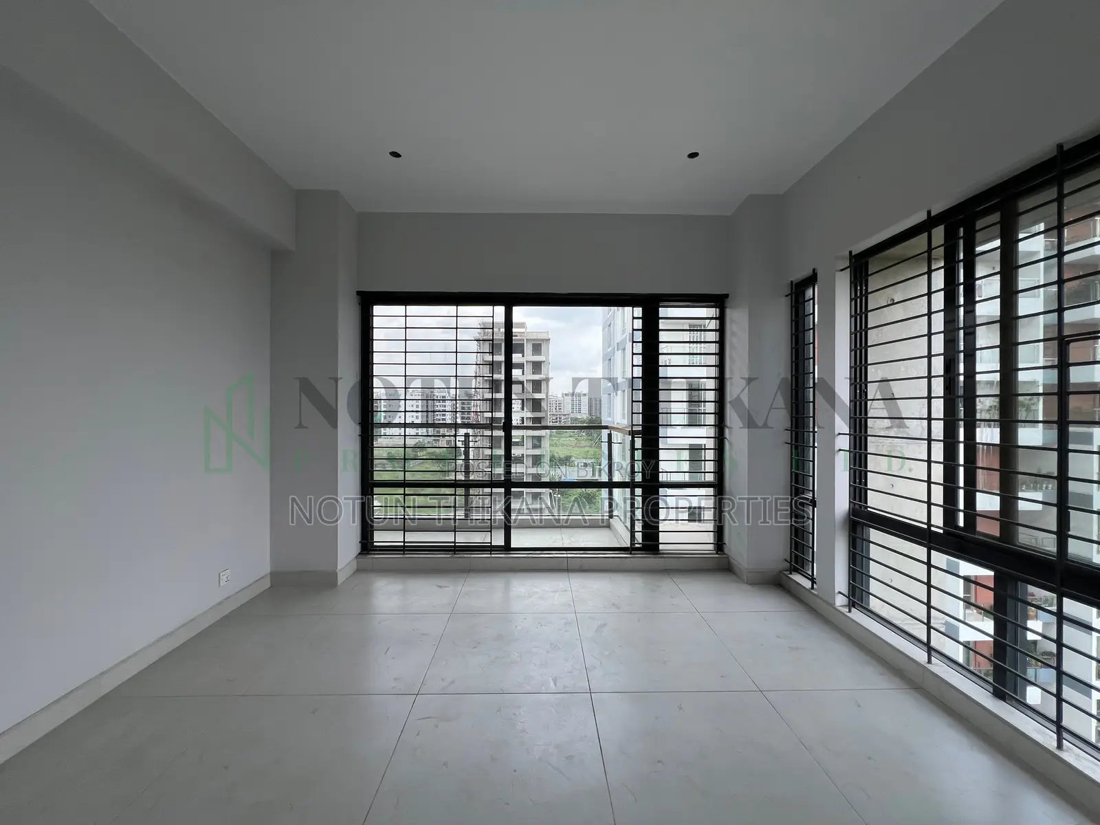 3 Bedroom Apartment in Basundhara for Sale