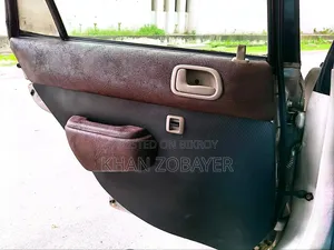টয়োটা করোল্লা ২০০০ পার্ল