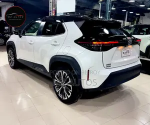 Toyota Yaris Cross 1.5 Hybrid Front-Wheel Drive 2021 Pearl