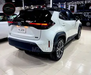 Toyota Yaris Cross 1.5 Hybrid Front-Wheel Drive 2021 Pearl