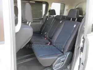 Toyota Noah 2.0 FWD (8 Seater) 2021 Silver