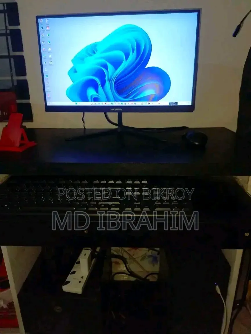 Desktop Computer Gigabyte 8GB Intel Core i3 HDD+SSD 1.5T