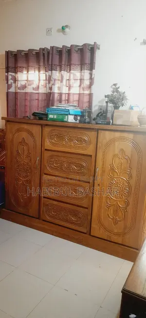 সেগুন কাঠের ওয়ারড্রব, বাসা চেঞ্জ করবো তাই পানির দামে বিক্রি করে দিবো।