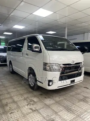 Toyota HiAce 2021 White