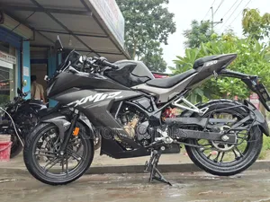 হিরো কারিশমা এক্সএমআর ২১০ ২০২৪ ব্ল্যাক