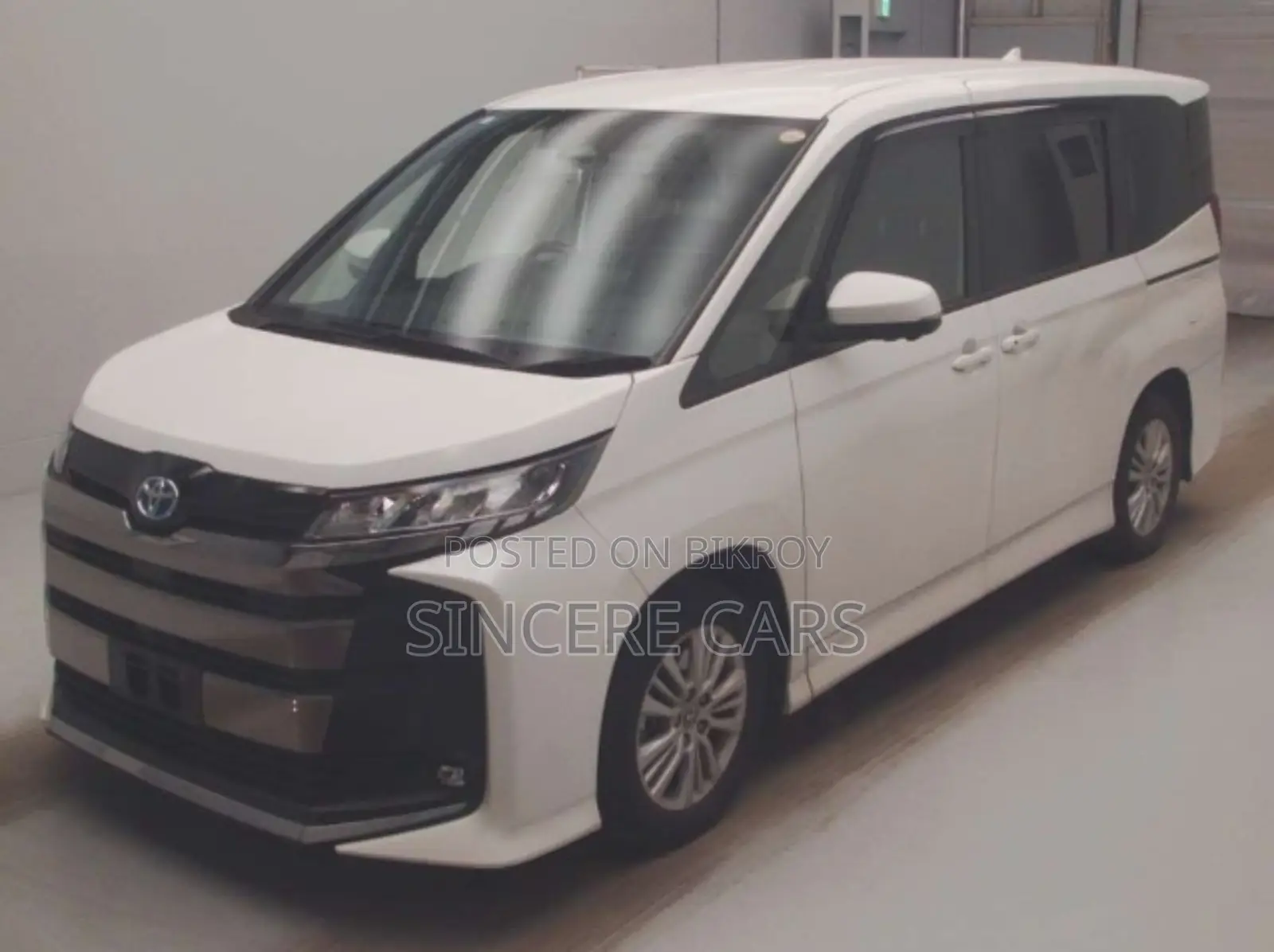 Toyota Noah 2022 Pearl