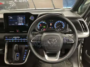 Toyota Noah 2022 Pearl