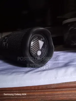জেবিএল ফ্লিপ ৭