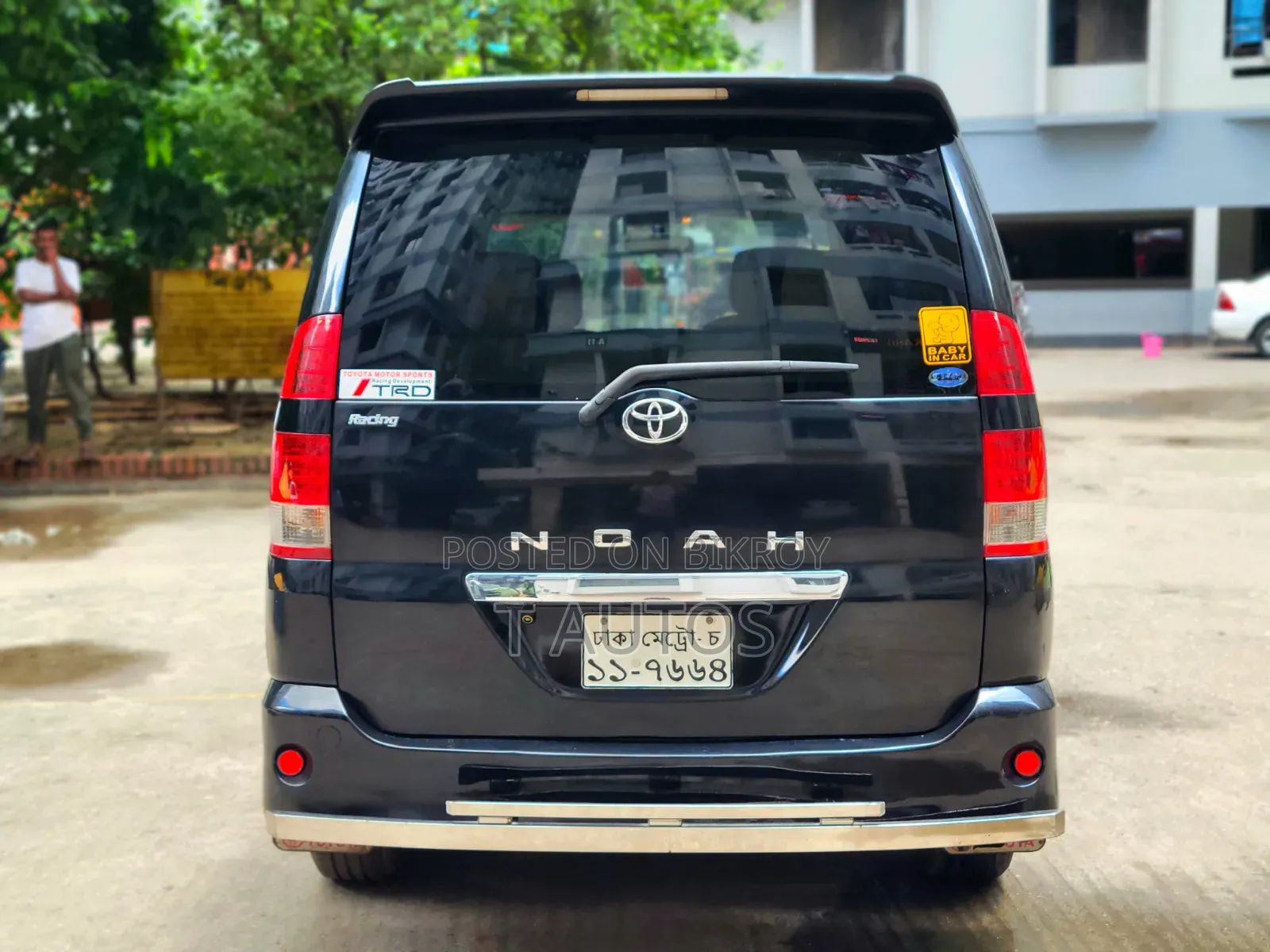 টয়োটা নোয়াহ ২০০৫ কালো