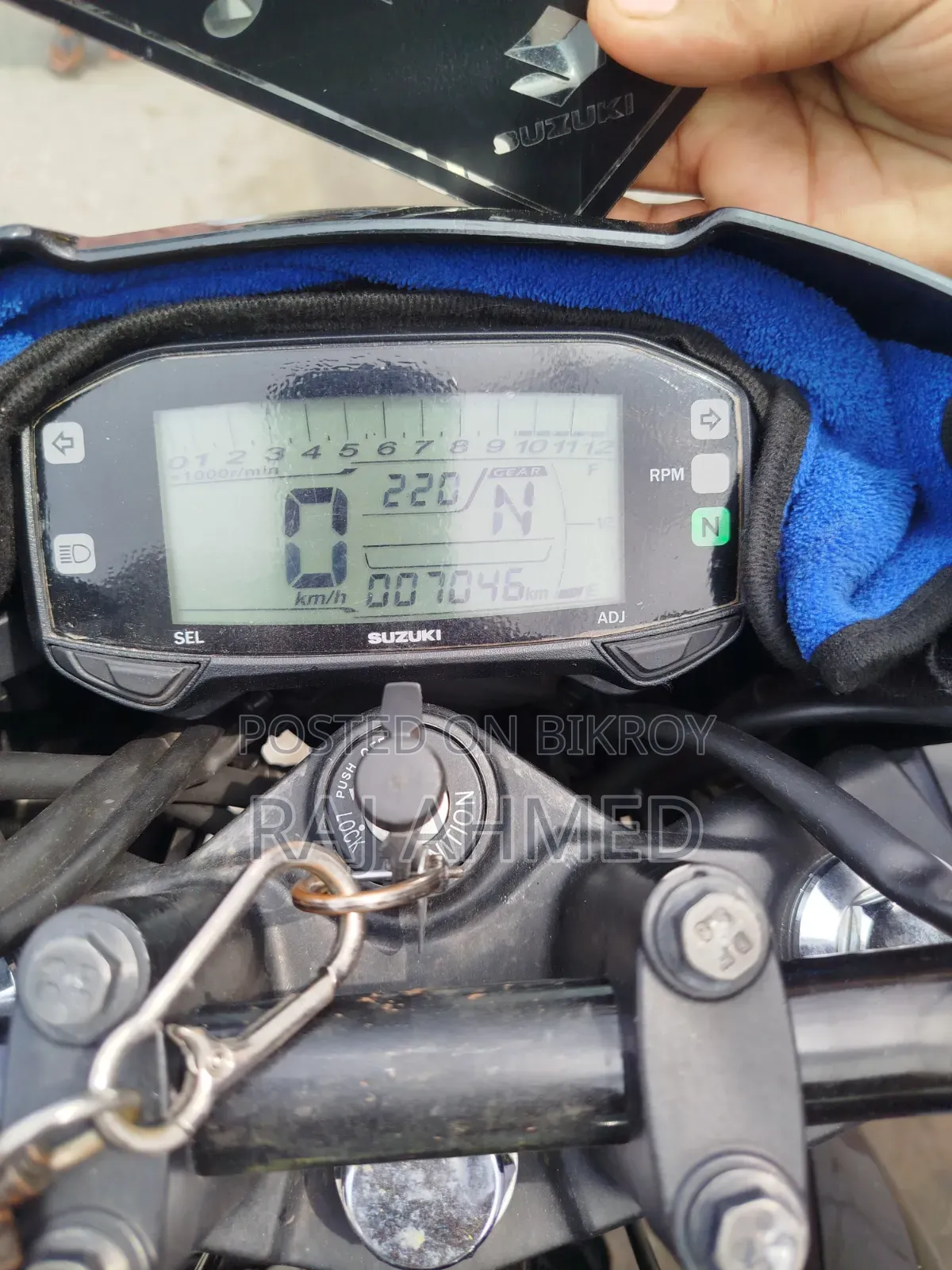 সুজুকি জিক্সার ২০২৫ কালো