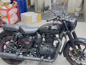 Royal Enfield Classic 350 2025 Black