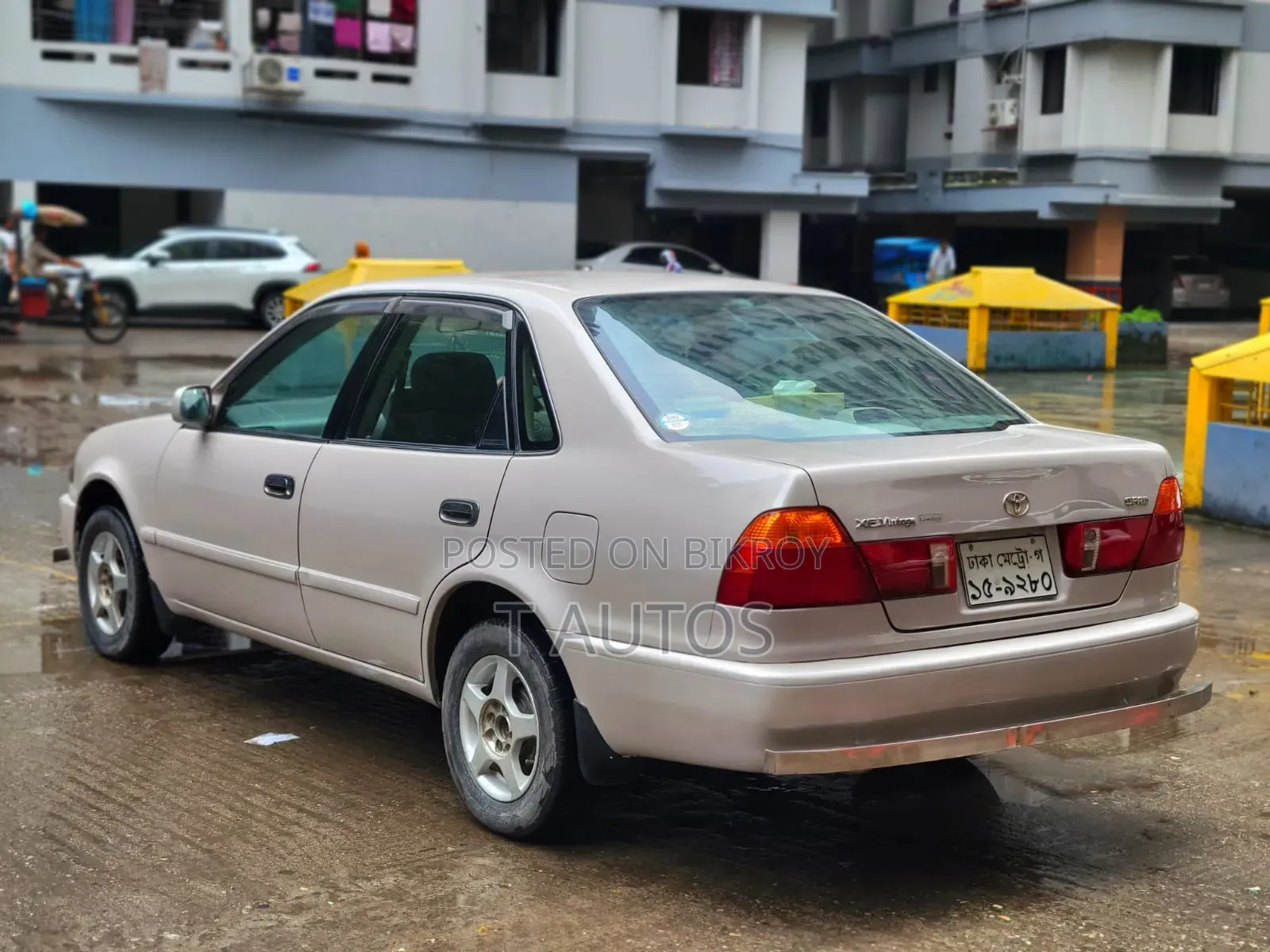 টয়োটা স্প্রিন্টার ২০০০ পার্ল