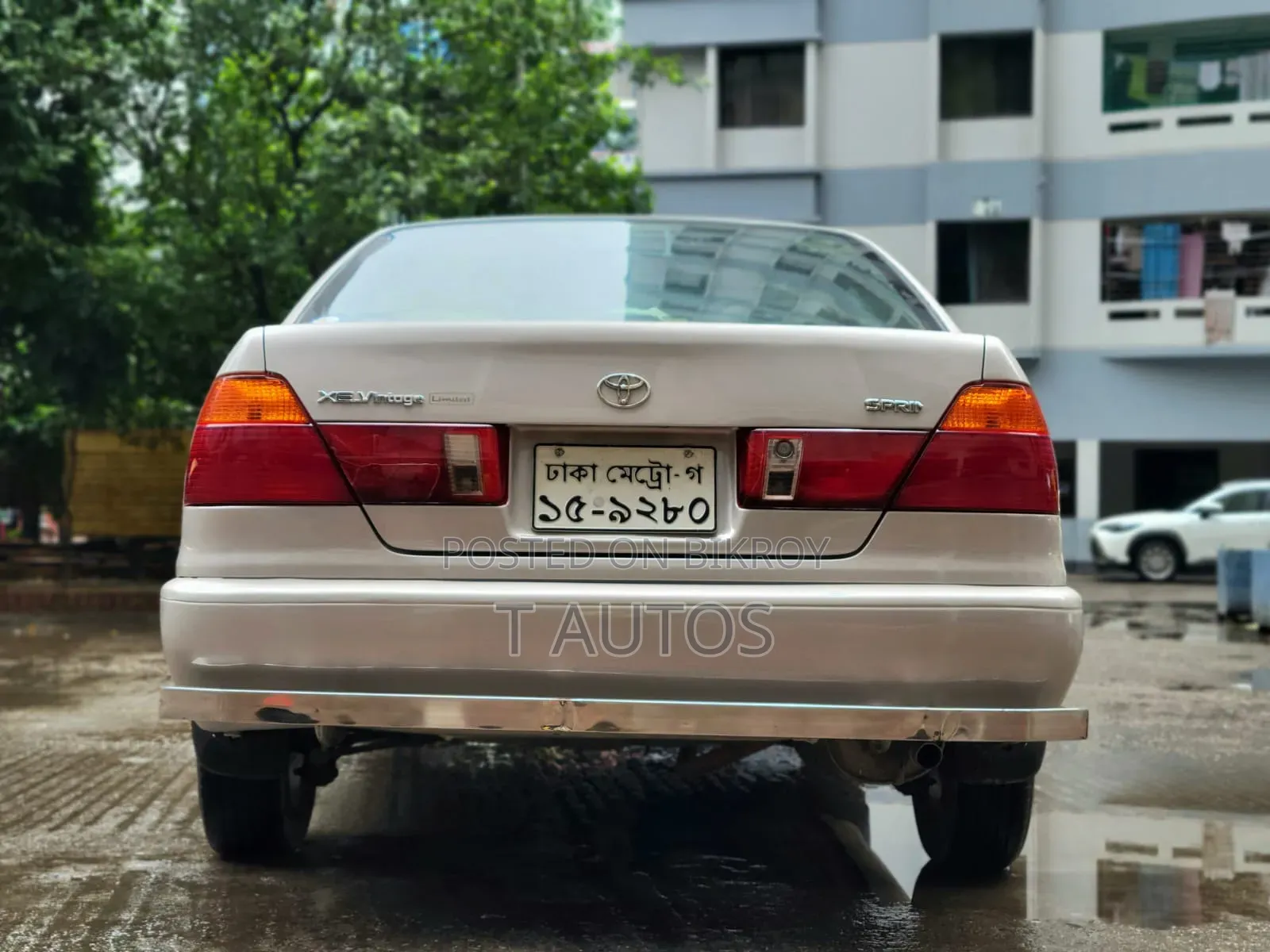 টয়োটা স্প্রিন্টার ২০০০ পার্ল