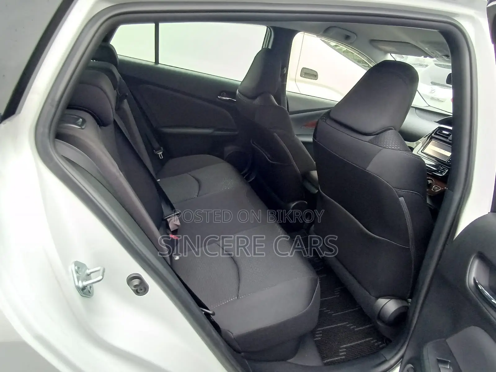 Toyota Prius 2021 Pearl