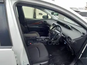 Toyota Prius 2021 Pearl