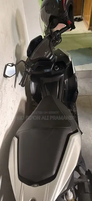 Yamaha Aerox 2024 Silver