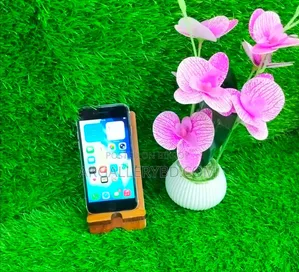 অ্যাপল আইফোন এসই (২০২০) ৬৪ জিবি হোয়াইট