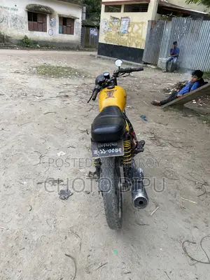 Honda XL 125 2015 Yellow