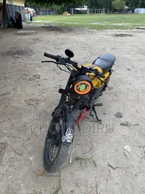 Honda XL 125 2015 Yellow