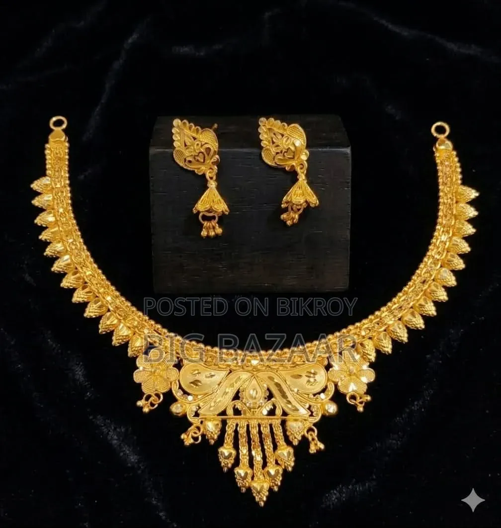 Golden Look Choker Necklace Set