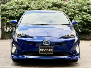 Toyota Prius 4dr Hatchback (1.8L 4cyl Gas/Electric Hybrid CVT) 2016