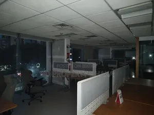 গুলশান এভিনিউতে ৪৫০০ বর্গফুটের খোলা ফার্নিশড কমার্শিয়াল স্পেস ভাড়া